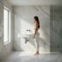 Lavoar suspendat cu sifon crom vizibil in baie moderna cu design premium